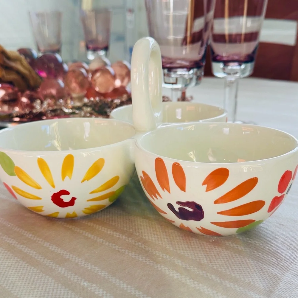 Pier 1 “Flowers” PER178 Colorful 3 Bowl unit with Handle. Earthenware NWT